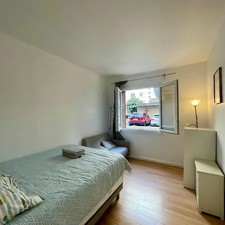 Tour Eiffel Croix Nivert Apartment *