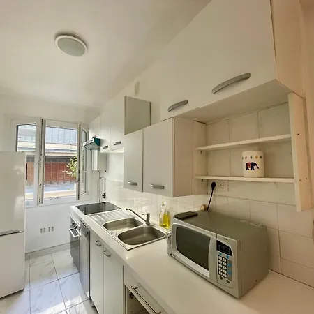 Tour Eiffel Croix Nivert * Paris